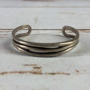 Authentic Tiffany & Co. 925 Sterling Silver Cross Over Cuff Bracelet 6.5"